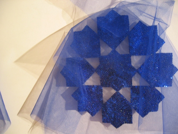 Installation : «  la Vie en paillettes » (détail) - 2003